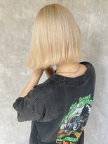 ホワイトベージュ　× ボブ × ケアブリーチ