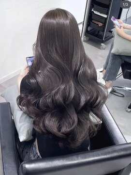 エル バイ アンキシム(elu by AHNKISM) layer cut