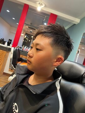 キングズチェアー カットクラブ(Kings' chair cut club) 【メンズ】メンズショート/キッズカット 〈理容室〉