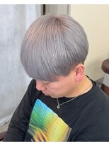 テンバイリップスヘアー(TEN by LIPPS hair)&nbsp;ホワイトシルバーグレーツーブロ刈り上げマッシュ