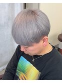 ホワイトシルバーグレーツーブロ刈り上げマッシュ