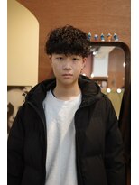 エディ(Edy)&nbsp;マッシュツイストスパイラルパーマツイスパケアパーマ眉毛カット