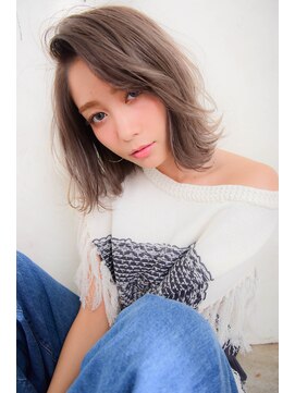 アリー 原宿 表参道(ALLY) [ALLY阿部]Wグレージュ×リラックスカール×切りっぱなしロブ