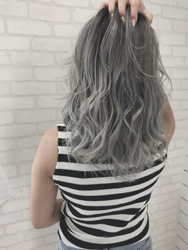 ココテラス(coco terrace) ホワイトシルバーカラー♪ハイトーン/ブリーチ/韓国/前髪カット