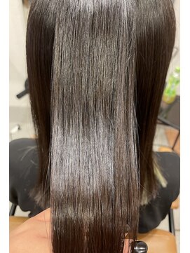 ジィップクリニカ(Zip clinica) 髪の広がり対策 髪質改善ストレート 担当近森