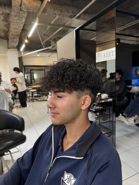 アイズ 海老名(AIZU) スペインカール　スパイラルパーマ　海老名パーマ　フェード