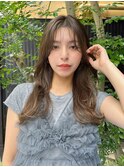 【透明感ベージュ×顔まわりレイヤー】