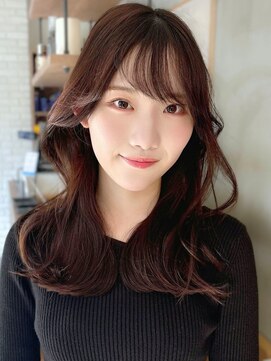 メゾンドムニ 恵比寿(Maison de MUNi) 外ハネ前髪なしセンターパートレイヤーくびれセミロング