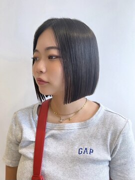 ルル(LuLu by KENJE) 切りっぱなしカット×ダークグレージュ