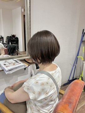 ヘアメイク アンフィ(amphi) ..~*＊. ..~*＊. ..~*＊..