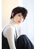 ジェンダーレスな耳かけショートヘア
