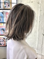 ペネロープ(Penelope) ハイライト/ミディアム/外ハネ/透明感カラー 担当 夕島