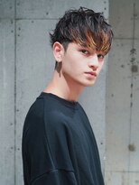 ライラ(Lyla)&nbsp;抜きっぱなしハイライト　ハイウェイト前下がりVマッシュ