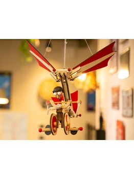 自然光があふれる明るい店内。オシャレな空間だけど緊張せず自然体でいられるサロン◇