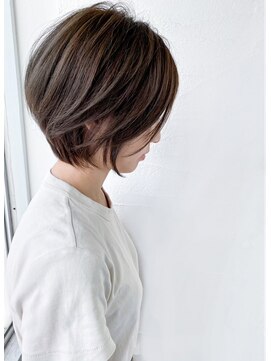 ムーンジェジェ(moon jeje) シザーとレザーを使い分ける♪誰でも似合うショートボブby柴立