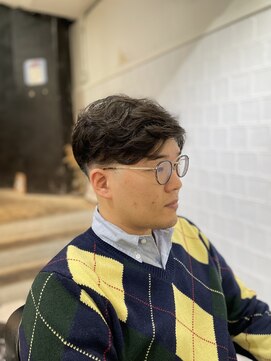 メリケンバーバーショップ フクオカ(MERICAN BARBERSHOP FUK) かき上げヘアショートレイアーくせ毛風パーマコンマヘアS82