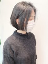 ステア ケース(stair case)&nbsp;黒髪ハンサムショート耳かけセンターパートショートボブ