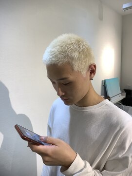 ソワン ドゥ ブレス エルネ 立花店(soin de brace elne) ホワイトカラー/メンズカラー/ハイトーン/ケアブリーチ/坊主