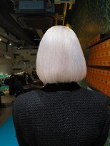 ジルバイジゼル(JILL by GiseL)&nbsp;中世ウルフ/メンズウルフ/ハイトーン/ダブルカラー/ホワイト