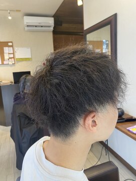 ヘアアンドスパ ベル(Belle) ツイスト・スキンフェード・ツーブロック・刈り上げ・ノーセット