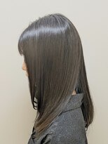アミックス Hair&Make Amix KOKUSAIHOTEL&nbsp;輪郭を優しくカバーしてくれるレイヤースタイル