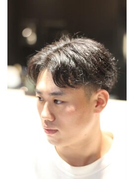 キングスマントーキョー 立川北口店(KINGSMAN TOKYO) アップバング / ツーブロック / スキンフェード 【立川】