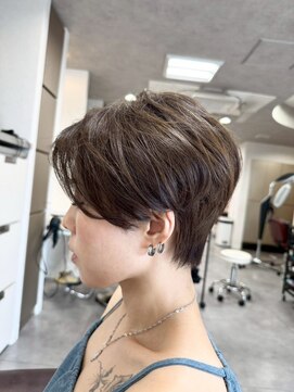 ホワイトストーン WHITE STONE くびれヘアニュアンスハンサムショート