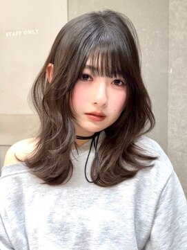 アスター 天神大名店(Aster) ミディアムレイヤーカット/オリーブグレー/韓国風/小顔前/天神