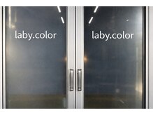 ラビカラー(laby.color)の雰囲気(入り口はシュッとしてるけど、アットホームなお店です♪♪)
