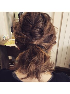 ダブル ヒッチ ヘア(W Hitch hair) ボブアレンジ