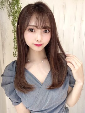 ルームバイシー 新宿(Loom. by Sea) 小顔に見せるナチュラルストレートヘア