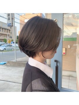 ジョワイユヘアーデザイン(Joyeux) joyeux　丸みのある前下がりショートボブ