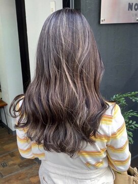 ノラ ウメダ(NORA UMEDA) 【NORA UMEDA 高木】２０代３０代◎ダークグレージュハイライト