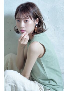 スピガ(SPIGA) 外はねミディアムボブ