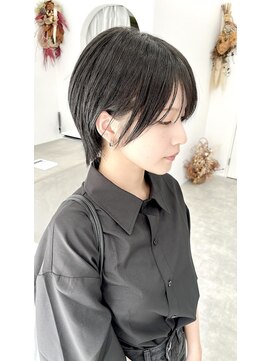 マルレ(MARLE) 都島ショート アッシュ ベリーショート 黒髪