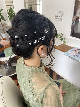 ヘアーアンドメイクアップモパ アップスタイル