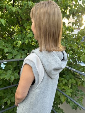 ツイギー 宮西店(TWiGGY) 外ハネミディにミルクティーベージュ