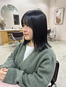 キュオンシア(CUEON. ciea) 切りっぱなし×艶カラー