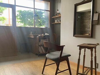 トワン(TOWAN)の写真/【三河高浜駅徒歩5分】陽の光が窓から差し込む、明るい店内と開放的な空間♪日頃の疲れが癒される時間を◇
