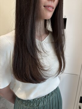 アローム(alom) イメチェン/ホワイトブロンド/外ハネボブ/美髪/茅ヶ崎