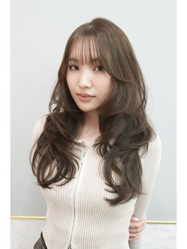 クム(kumu) 20代30代◎韓国風レイヤーカット×オリーブベージュ