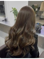 フロウ(flou)&nbsp;オリーブベージュ、エクステハイライト