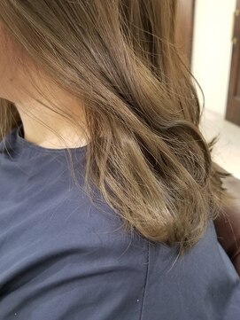 インビテーション(invitation) シナモンベージュ×ナチュラルインナーカラー