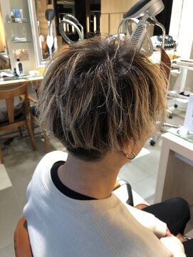 クイントネオリーブ 自由が丘正面口店(quint:neolive) 【neolive quint 自由が丘】岩崎裕貴 Neolive スタイル