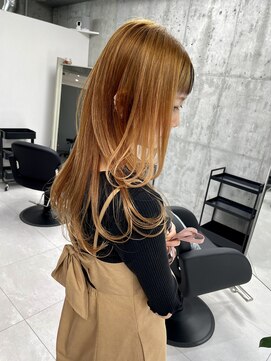 アユニ(Auni) 姫カットとウルフカットの融合スタイル『ヒメルフ』