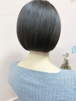 イルウィ(irwi)&nbsp;【トレンド】ミニボブ　透明感グレージュカラー