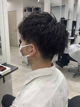 アイビー(ivy) 波巻きメンズパーマ刈り上げツーブロックモテヘア10代20代30代