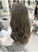 オリーブベージュ