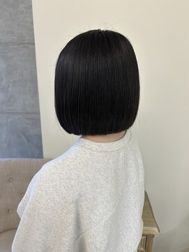 エミュ(emu) ぱつっとボブ