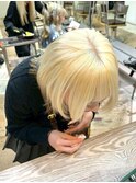 ホワイトブロンド抜きっぱなしブロンドホワイトブリーチミニボブ